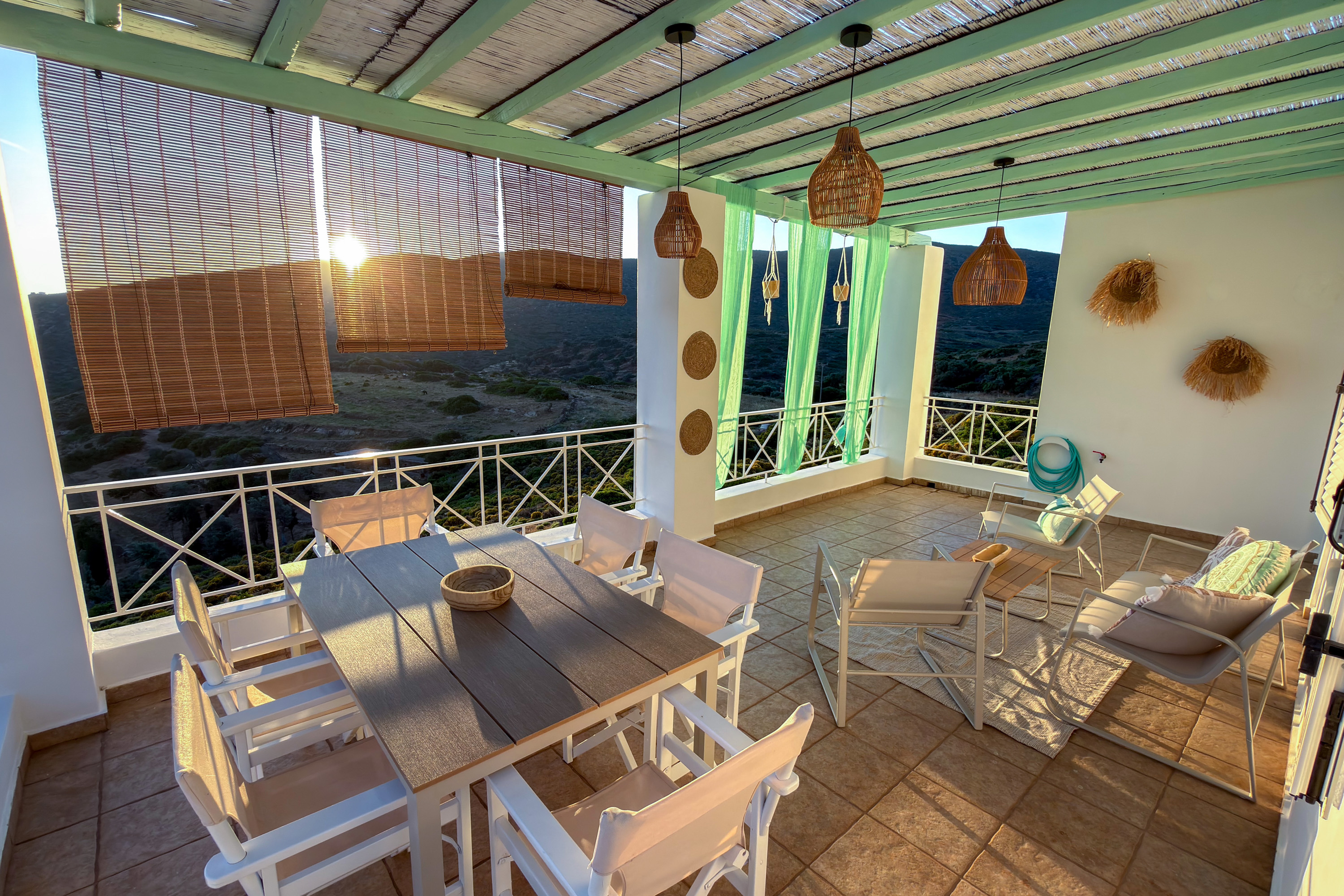 Outdoor Living & Views
